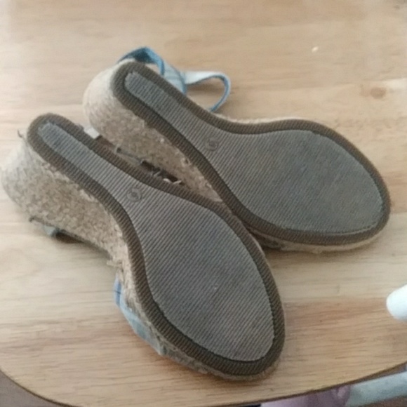 3 for $15🎉 Blue Plaid Wedges - Picture 3 of 3